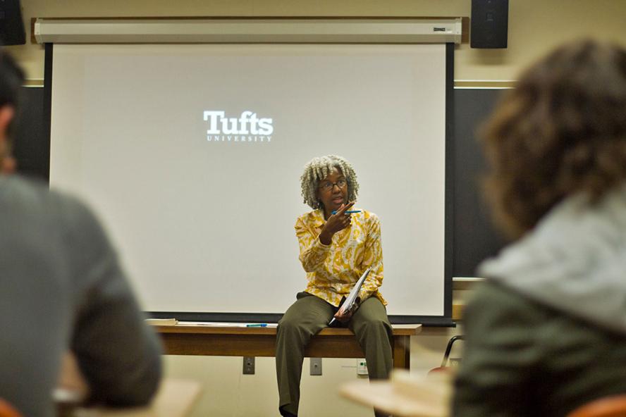 Sonja Spears speaking to an Excollege class